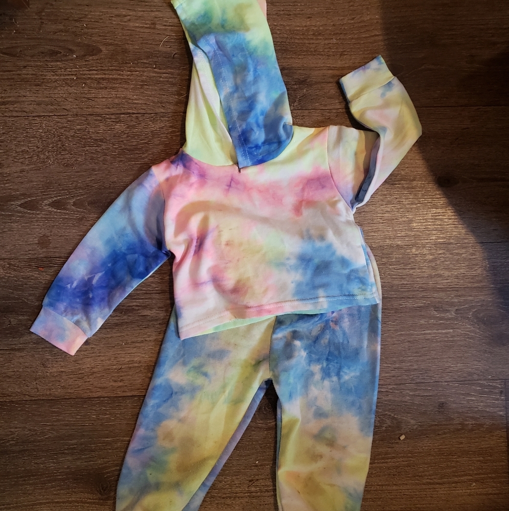Kids tie dye set!
